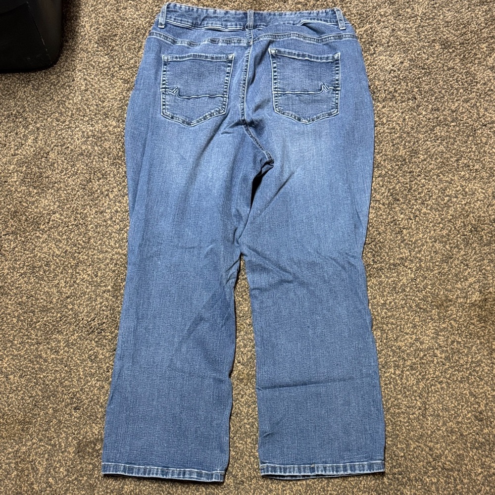 Maurices Blue Boot Cut Women's Jeans 18 Short 18s excellent cond High-Rise Curvy